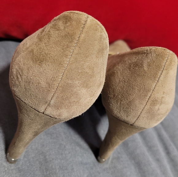 Anne Klein, leather suede, size 8.5, heels, tan - Picture 2 of 5